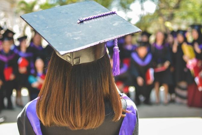 Graduación de una estudiante - Serunion Thumbnail