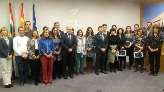 serunion-gobierno-rioja-inserción-laboral-mujeres-violencia-machista-grupo