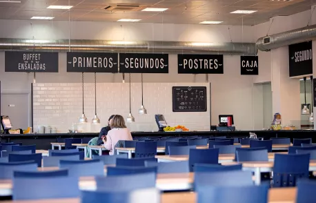 serunion-restaurantes-marcas-restauracion-atelier-sillas-azules serunion-restaurantes-marcas-restauracion-atelier-sillas-azules