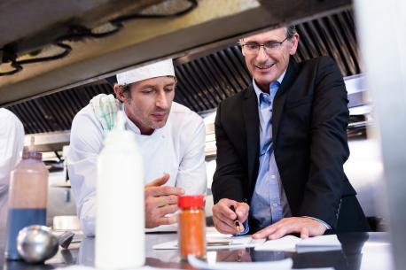 serunion-nosotros-comprometidos-calidad-innovacion-objetivos-cocina-manager-cocinero serunion-nosotros-comprometidos-calidad-innovacion-objetivos-cocina-manager-cocinero